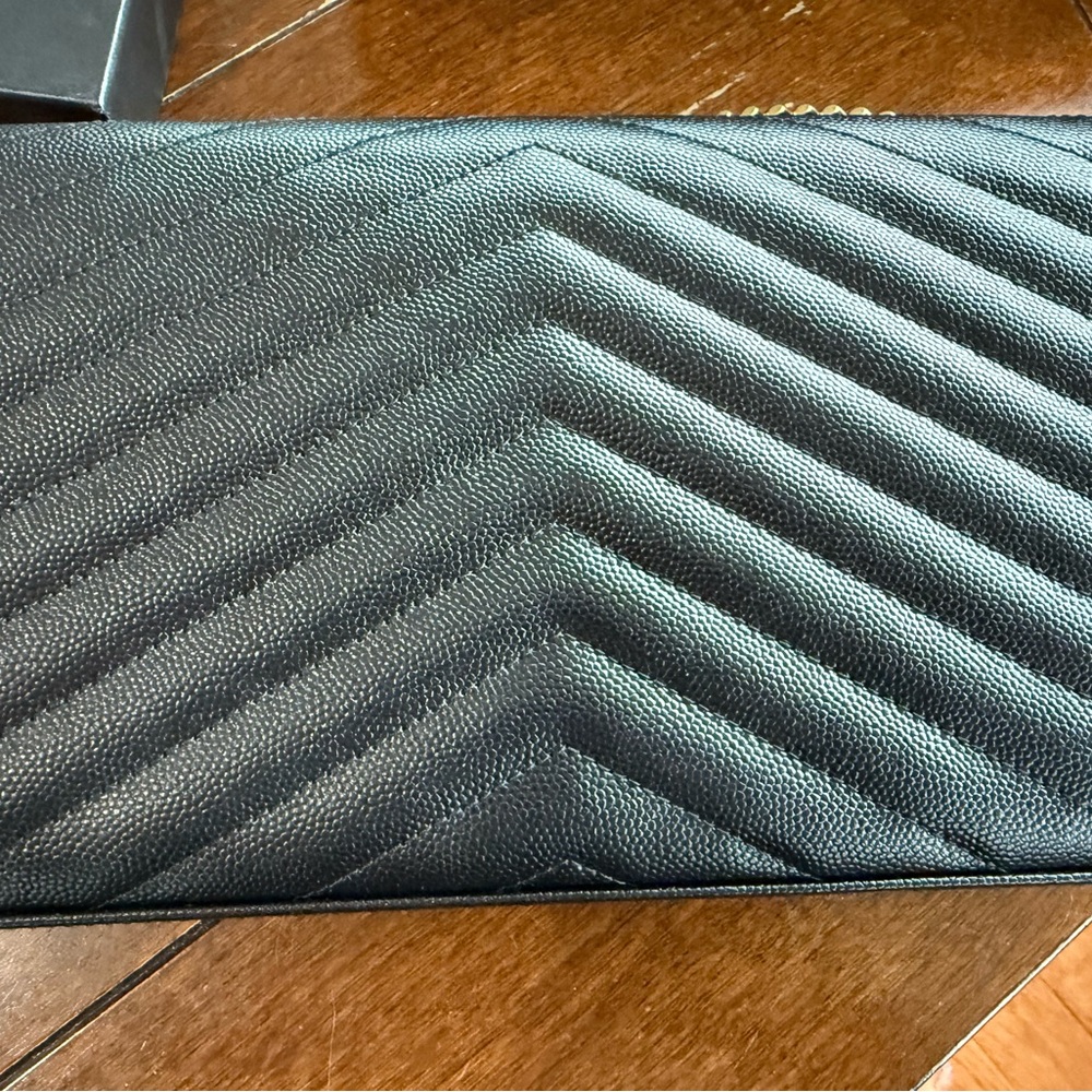 Saint Laurent Black Quilted Chain Bag - Picture 3 of 7